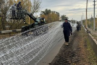 Češi vozí na Ukrajinu rybářské sítě z Nizozemska. Chrání auta na silnicích - Seznam Zprávy